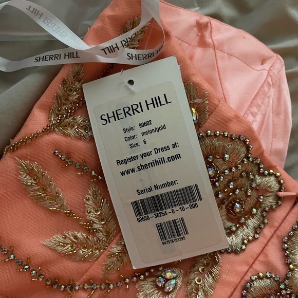 NWT SHERRI HILL One Shoulder Embellished Mermaid Tulle Gown Pastel Orange Size 6 - Picture 11 of 12